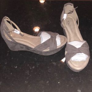 Taupe wedges NIB